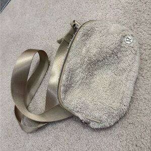 Lululemon Sherpa Crossbody Bag